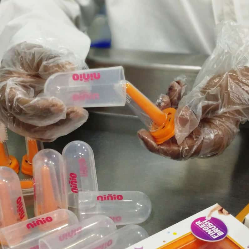 baby finger brush packing